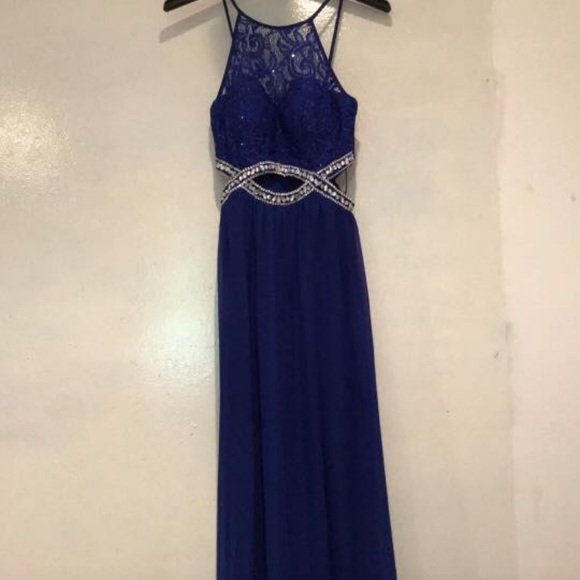 Prom dress, worn once - Picture 2 of 4